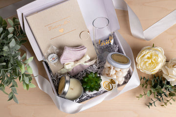 Future Mrs. Care package set for New Bride, Bride to be-No name- on Lucasgift