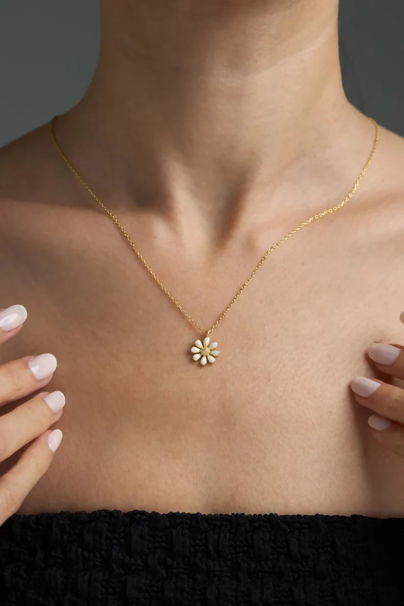 Daisy Necklaces for Women, Christmas Gift for Her, Personalized Handmade Summer Jewelry Minimalist 925 Sterling Silver Pendant, Gift for Mom- on Lucasgift
