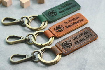 Veterinarian Personalized Keychain / Keyring / bag Tag / Name Tag - Leather Keychain- on Lucasgift