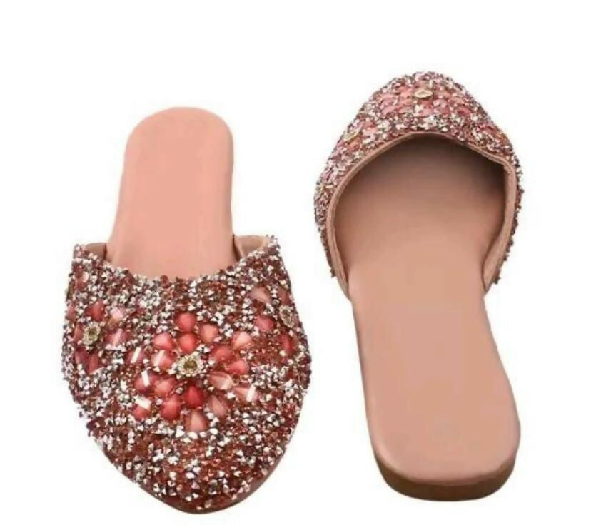 Copy of Embroidered Punjabi Jutti: Handmade Indian Slip-On Shoes- on Lucasgift