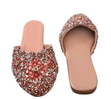 Copy of Embroidered Punjabi Jutti: Handmade Indian Slip-On Shoes- on Lucasgift