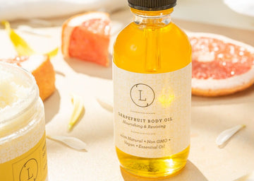 Moisturizing set with Grapefruit body oil and Body scrub- on Lucasgift