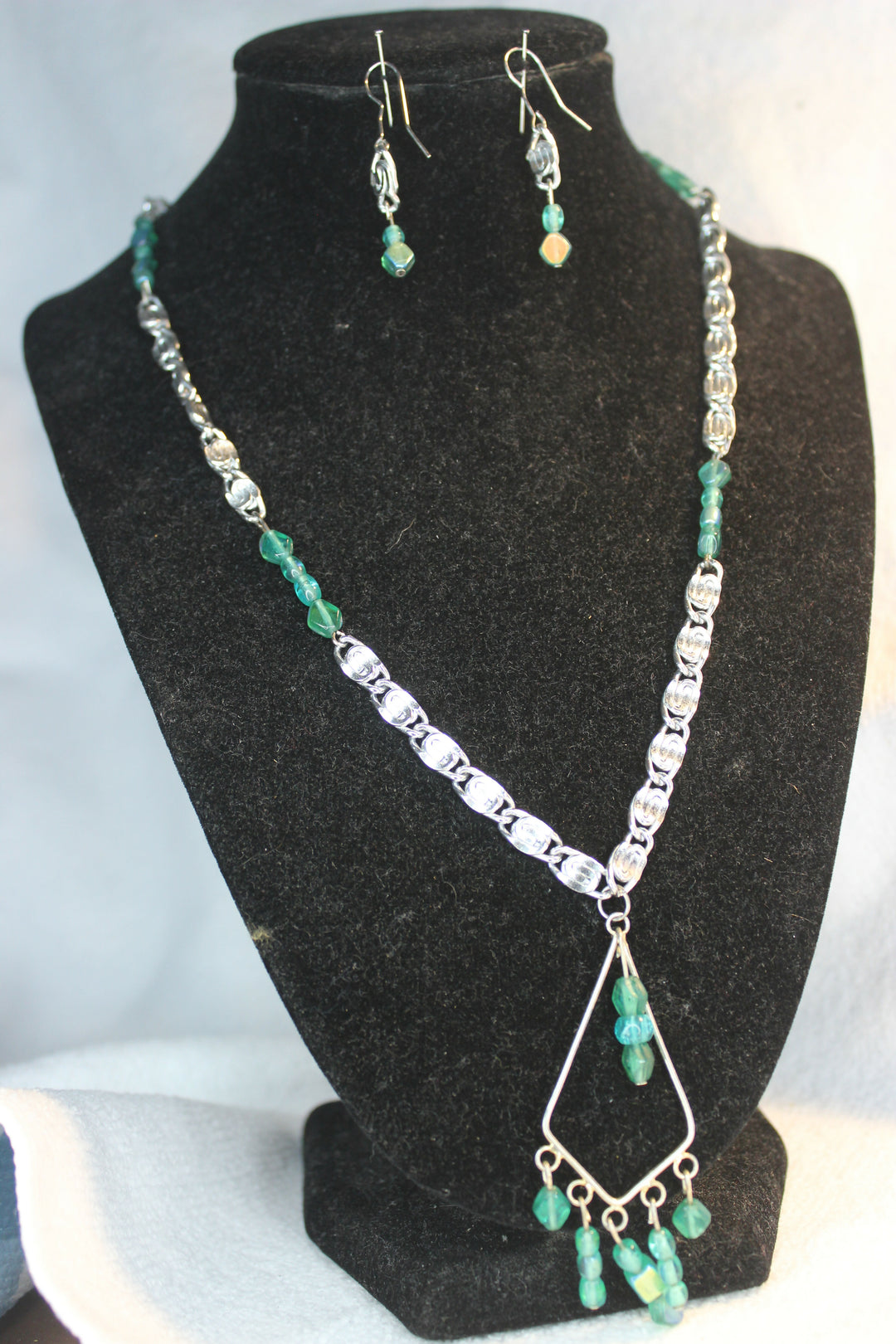 Green and silver Necklace set- on Lucasgift