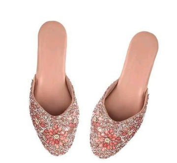 Copy of Embroidered Punjabi Jutti: Handmade Indian Slip-On Shoes- on Lucasgift