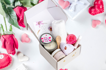 Cute LOVE Special Gift Box, Natural Skincare Gift Box, Mother's Day Gift, BFF, Sister- on Lucasgift