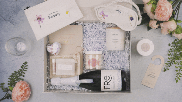Bride to be gift box, Bridal shower gift basket- on Lucasgift