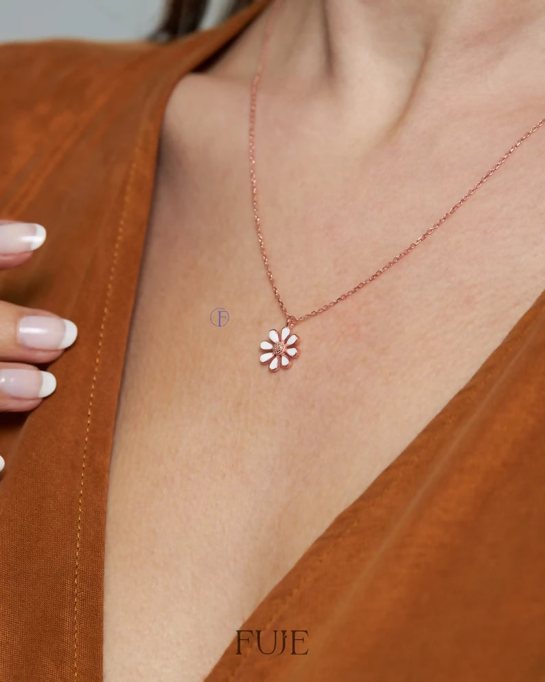 Daisy Necklaces for Women, Christmas Gift for Her, Personalized Handmade Summer Jewelry Minimalist 925 Sterling Silver Pendant, Gift for Mom- on Lucasgift