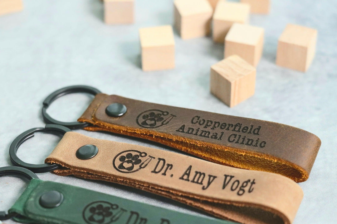 SLIM Veterinarian Keychain, Personalized Veterinarian Keychain, Veterinarian Gift, Veterinarian Christmas Gift- on Lucasgift