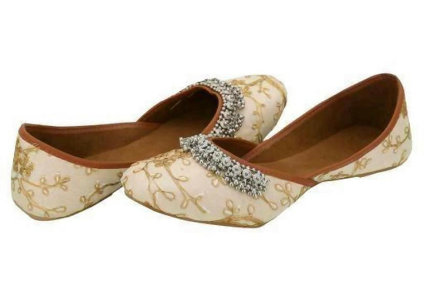 Embroidered Ghungroo Jutti: Indian Khussa Shoes, Punjabi Mojari- on Lucasgift