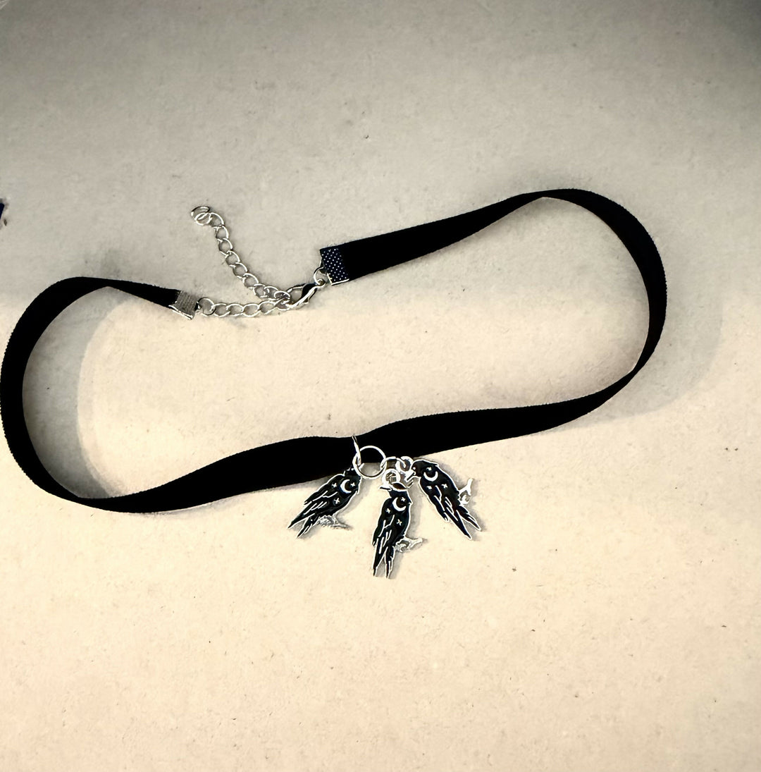 Black Velvet Raven Choker Necklace- on Lucasgift