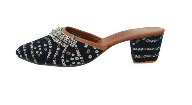Black heel Jutti: Handmade Punjabi Khussa Shoes- on Lucasgift