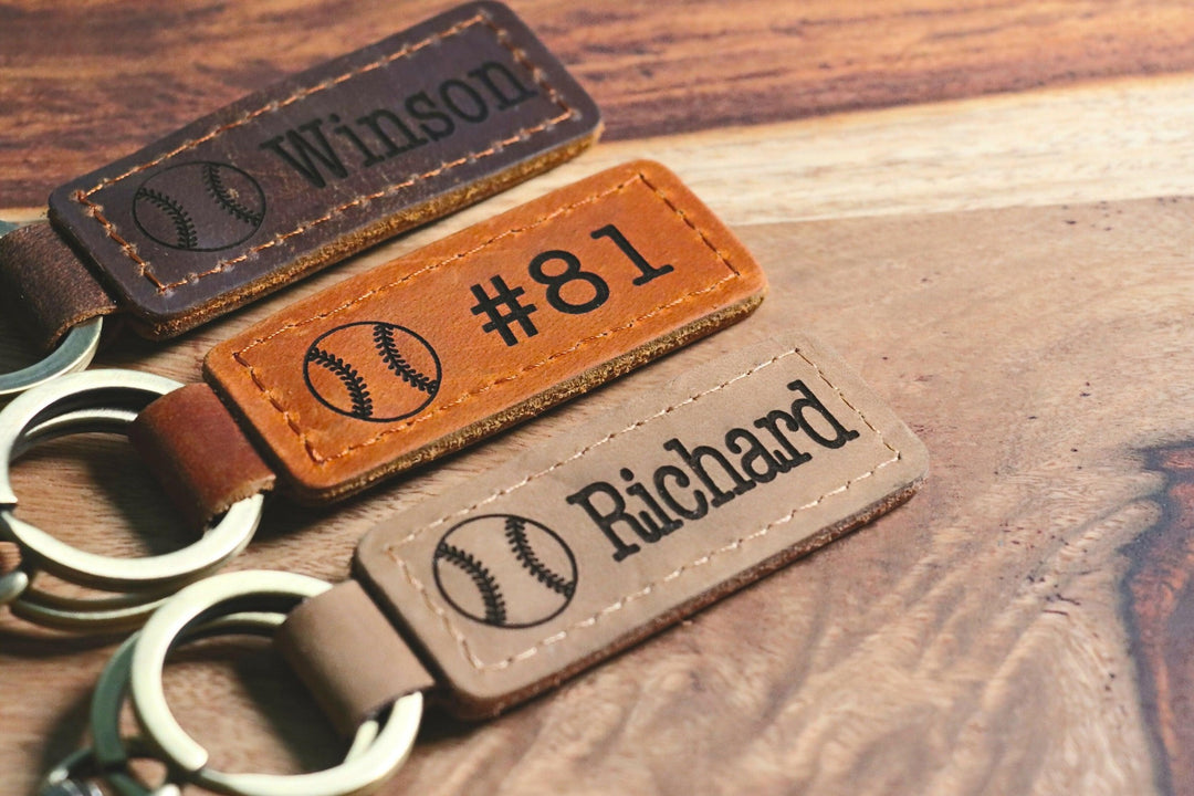 Baseball Personalized Keychain / Keyring / bag Tag / Name Tag - Leather Keychain- on Lucasgift