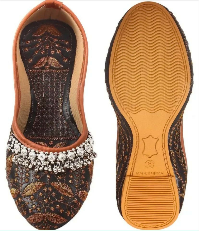 Black Embroidered Punjabi Jutti: Handmade Indian Slip-On Shoes- on Lucasgift