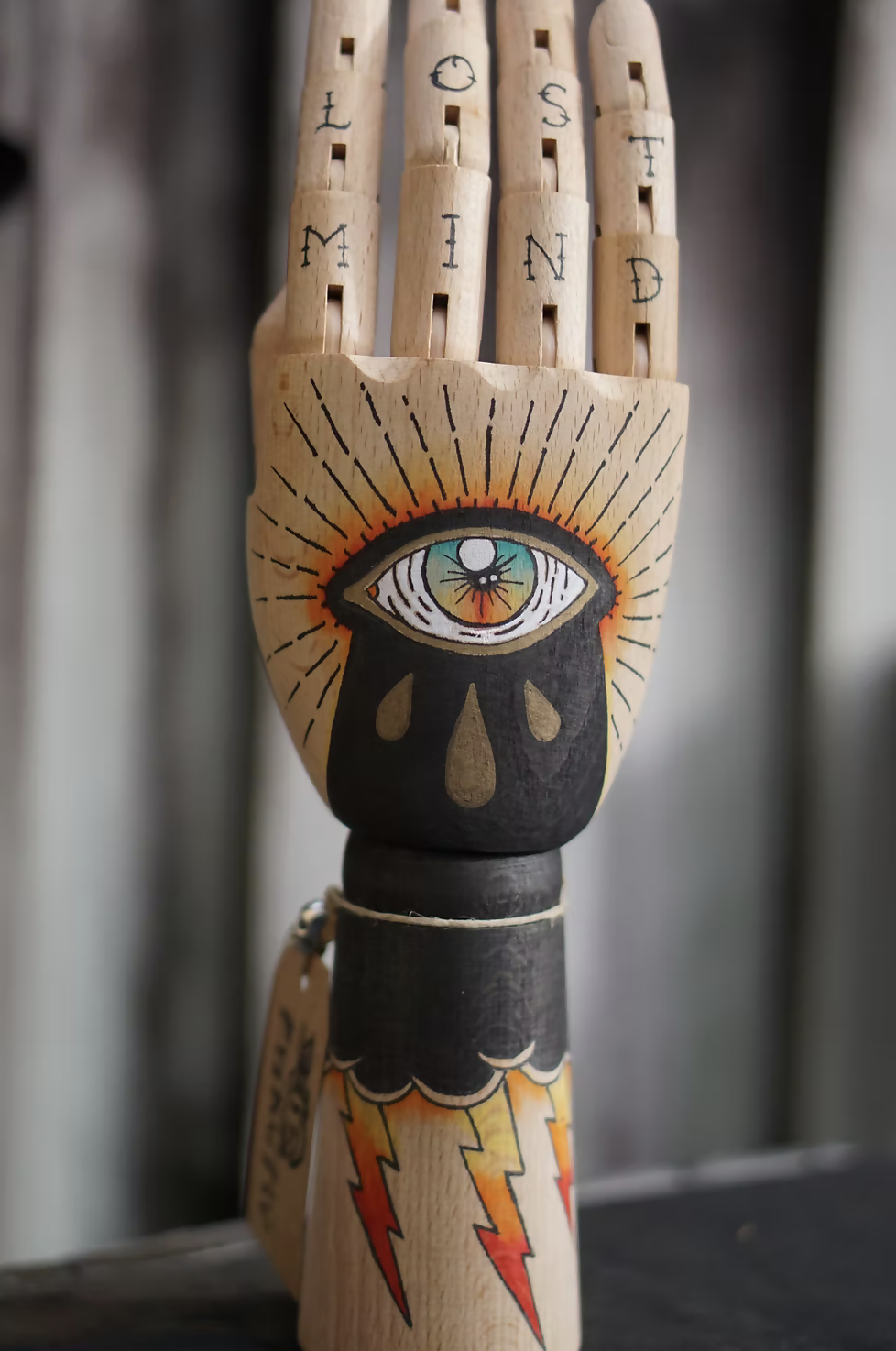 LOST MIND WOODEN HAND- on Lucasgift