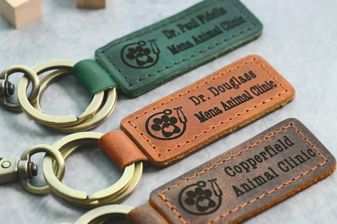 Veterinarian Personalized Keychain / Keyring / bag Tag / Name Tag - Leather Keychain- on Lucasgift