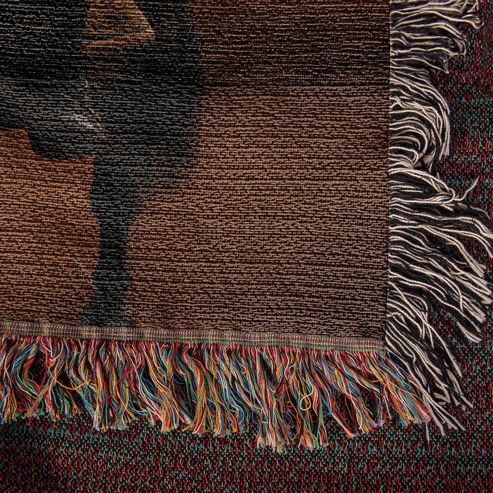 Oh Boy, this lonesome space cowboy is having a hard time alone in the out. Save him!- on Lucasgift