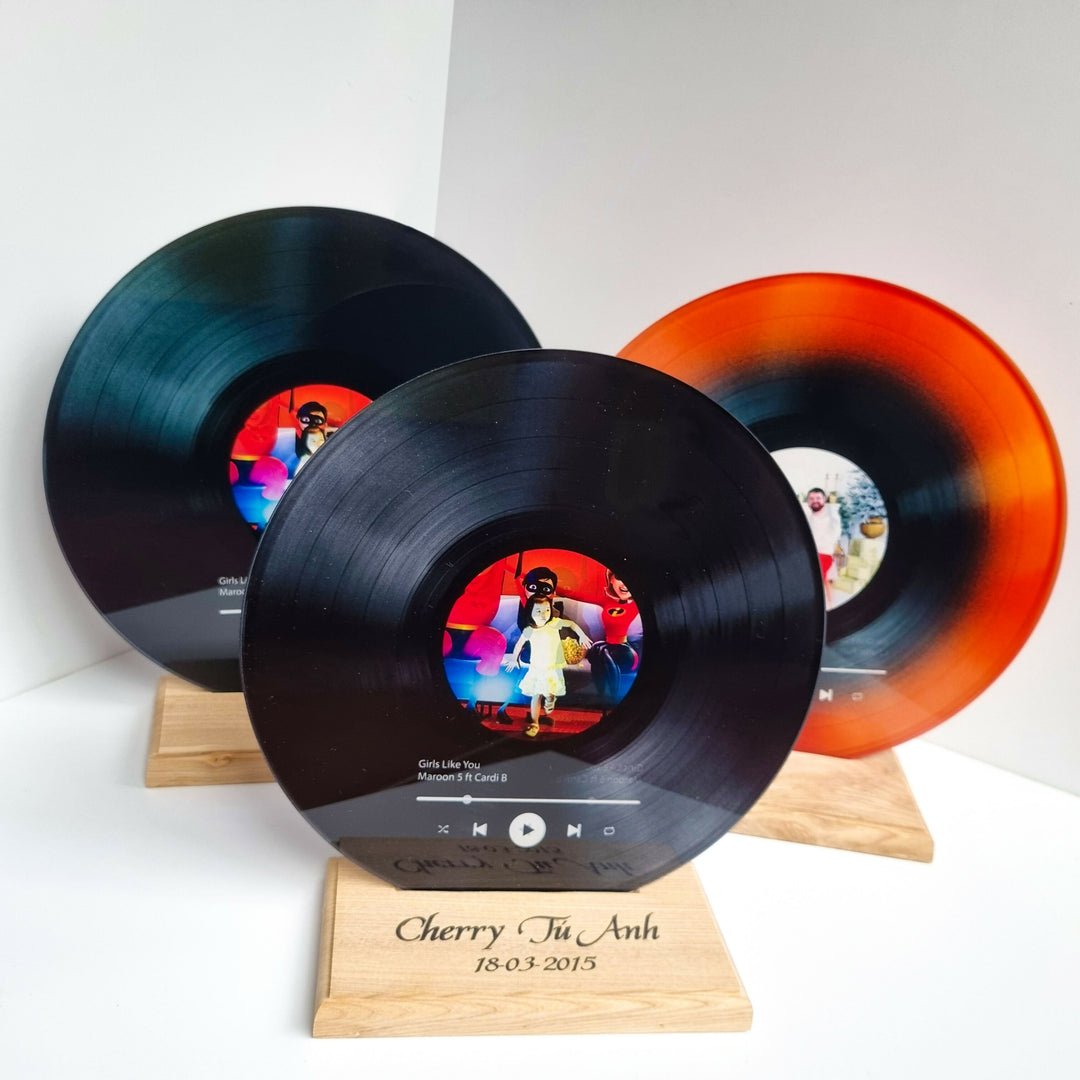 Personalized Vinyl Record with Photo - Acrylic Song Plaque - Anniversary Gift for Friends - Birthday Gift for Her Him- on Lucasgift