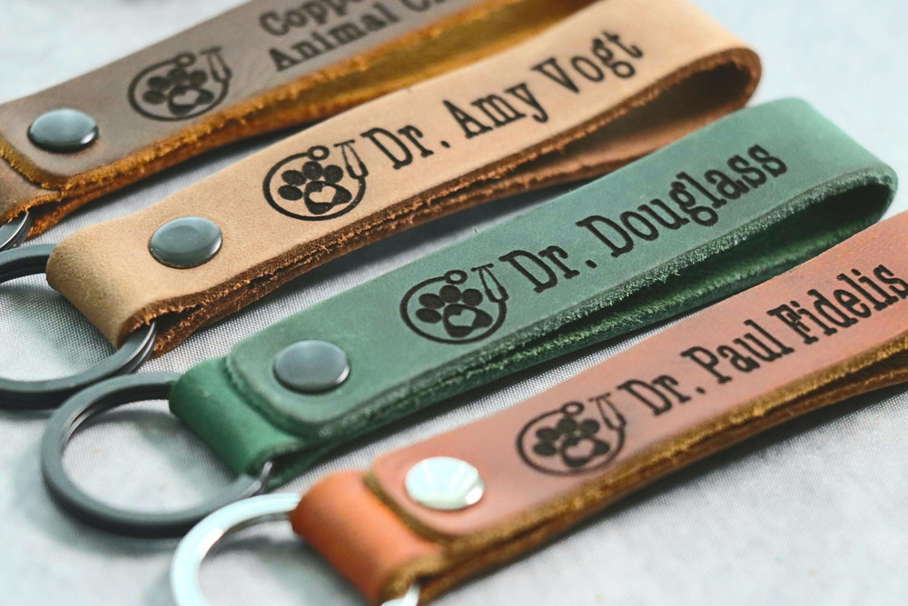 SLIM Veterinarian Keychain, Personalized Veterinarian Keychain, Veterinarian Gift, Veterinarian Christmas Gift- on Lucasgift