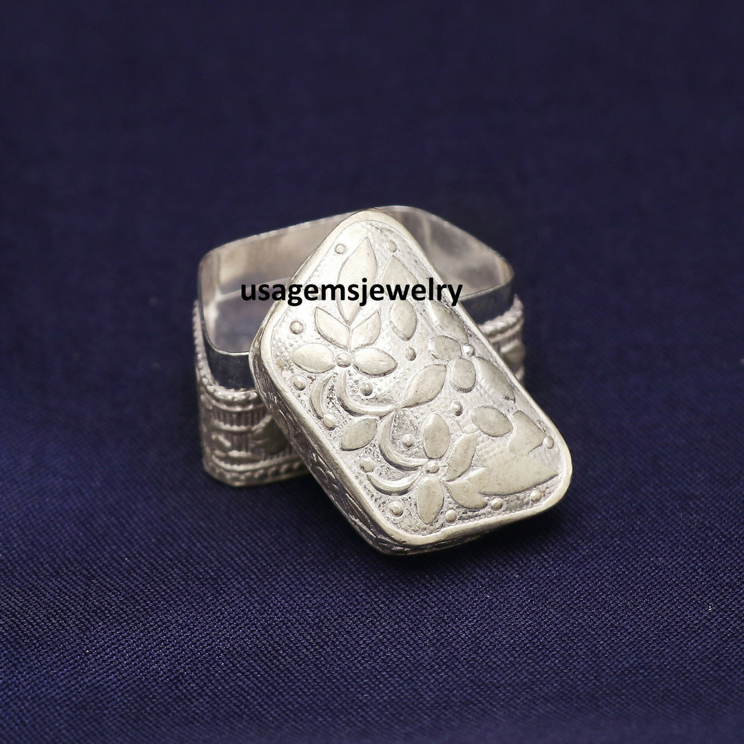 Elegant Heart-Shaped Sindoor Dibi with Floral Carving | Traditional Kumkum Box for Puja, Bridal & Wedding Giftl BJ1023- on Lucasgift