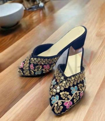 Copy of Black Embroidered Punjabi Jutti: Handmade Indian Slip-On Shoes- on Lucasgift