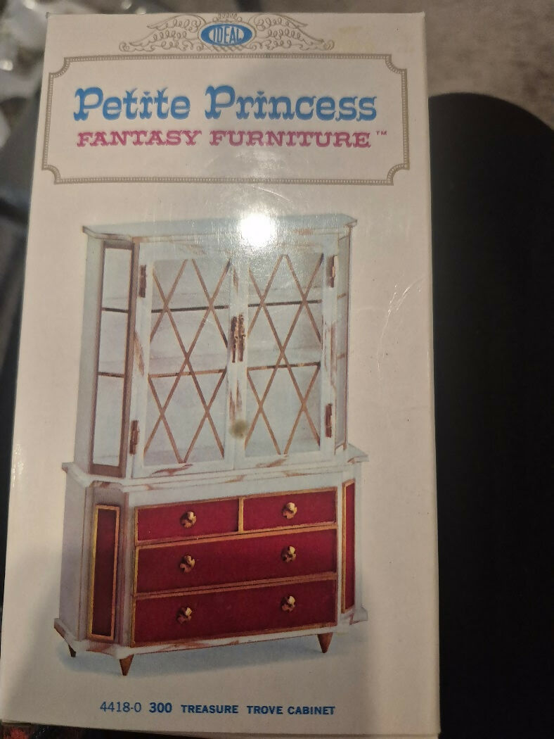 Petite Princess Treasure Trove Cabinet- Miniatures- on Lucasgift