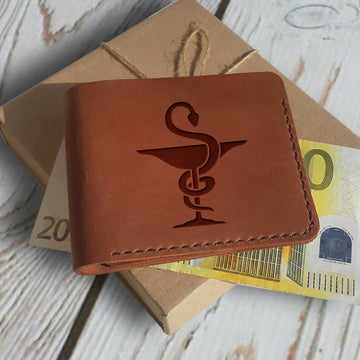 Doctor Gift. Personalized Wallet. Gift for Surgeon. Engraved Custom Leather Wallets. Medical Student Gift. Med School Gift. Therapist Gift- on Lucasgift