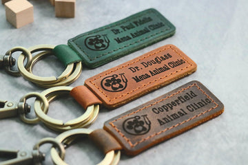 Veterinarian Personalized Keychain / Keyring / bag Tag / Name Tag - Leather Keychain- on Lucasgift