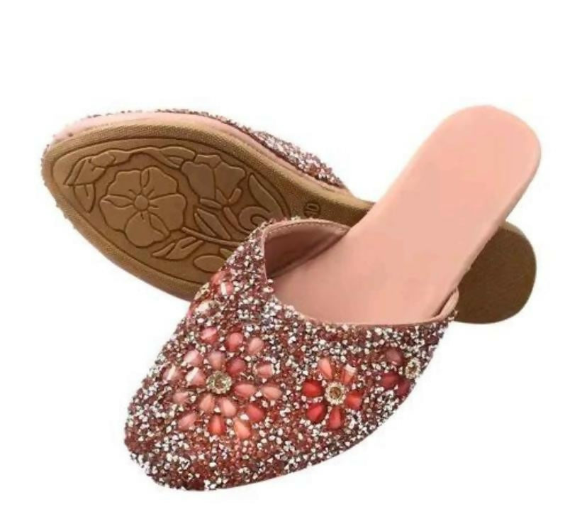 Copy of Embroidered Punjabi Jutti: Handmade Indian Slip-On Shoes- on Lucasgift