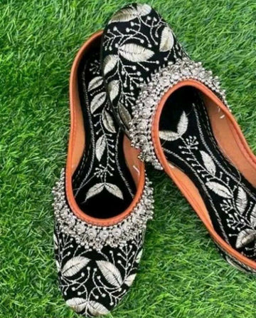 Black Embroidered Punjabi Jutti: Handmade Indian Slip-On Shoes- on Lucasgift