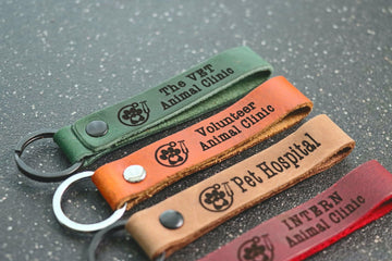 SLIM Veterinarian Personalized Keychain / Keyring / bag Tag / Name Tag - Leather Keychain- on Lucasgift