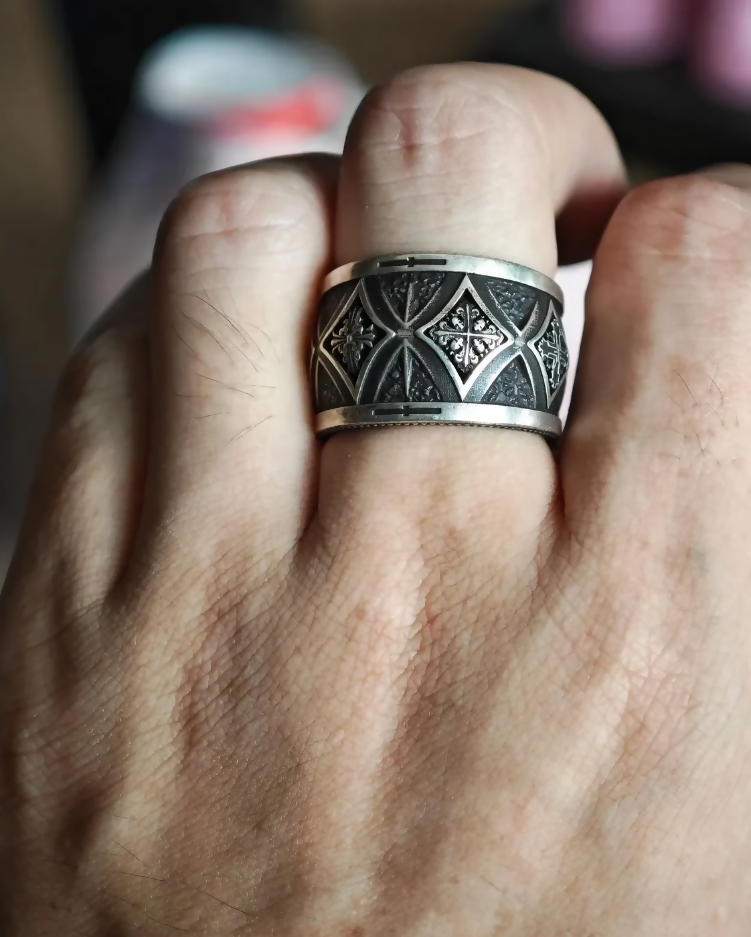 Sterling Silver Gothic Cathedral Ring: Antiqued Cross Armor Ban- on Lucasgift