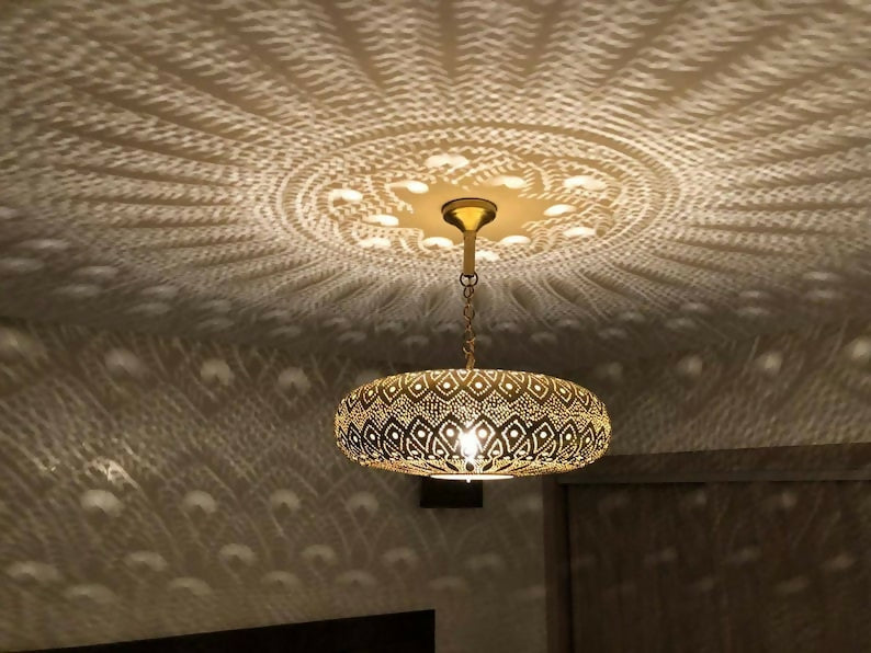 Moroccan pendant light- on Lucasgift