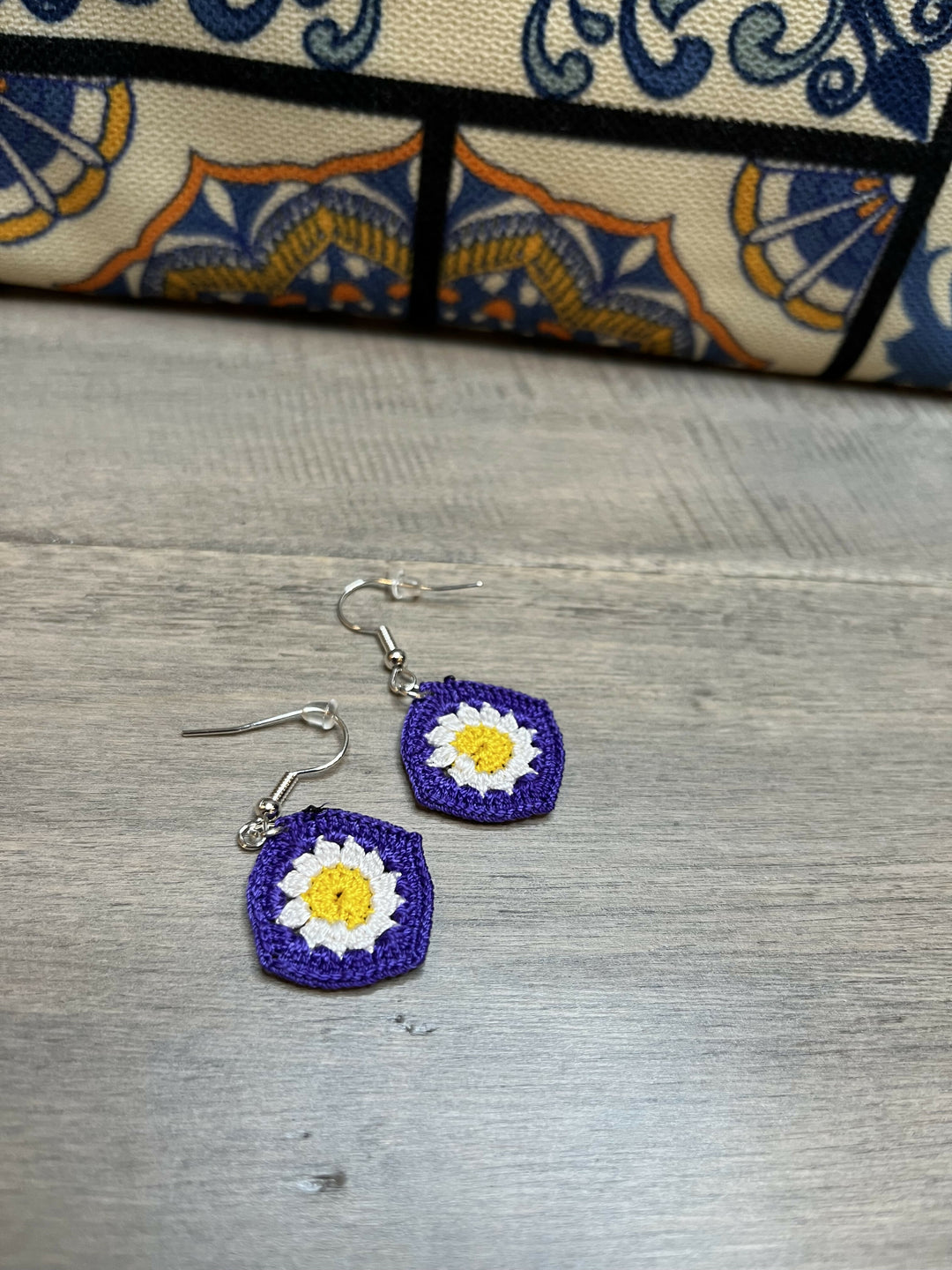 Grannysquare Micro-crochet Earrings- on Lucasgift