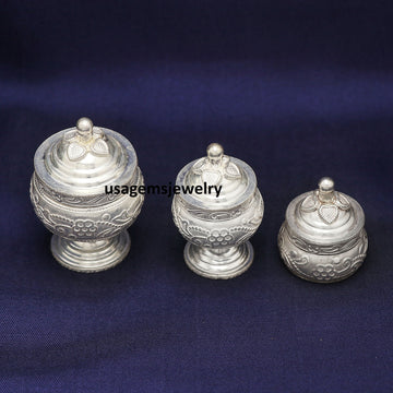 Handcrafted Silver Sindoor Box 14.5g Floral Engraved Kumkum Container with Dome Lid (3.5 cm x 2.7cm) BJ1011- on Lucasgift