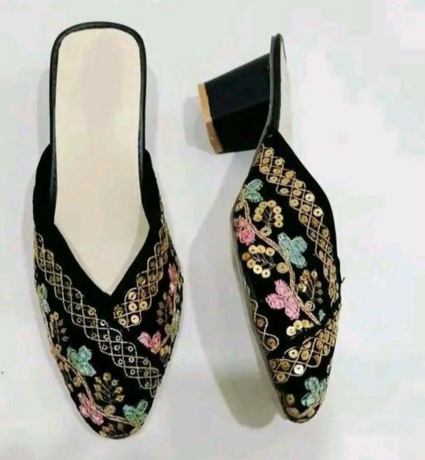 Copy of Black Embroidered Punjabi Jutti: Handmade Indian Slip-On Shoes- on Lucasgift