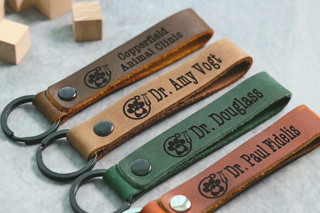SLIM Veterinarian Keychain, Personalized Veterinarian Keychain, Veterinarian Gift, Veterinarian Christmas Gift- on Lucasgift