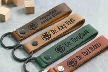 SLIM Veterinarian Personalized Keychain / Keyring / bag Tag / Name Tag - Leather Keychain- on Lucasgift