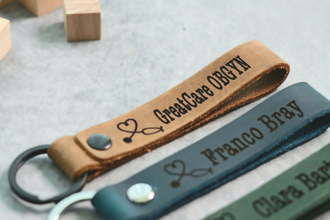 SLIM DOCTOR Personalized Keychain, Doctor Keyring, Medical Clinic Key tag, Name Tag, Cute Leather Keychain, Clinic Staff Keychain- on Lucasgift