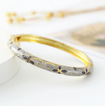 Artisan Elegant Lavender Cloisonné Bracelet | Delicate Four-Leaf Clover Enamel — A Gift of Luck- on Lucasgift