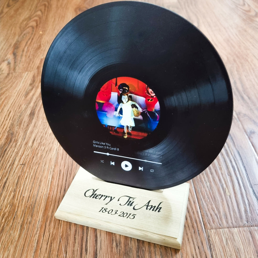 Personalized Vinyl Record with Photo - Acrylic Song Plaque - Anniversary Gift for Friends - Birthday Gift for Her Him- on Lucasgift