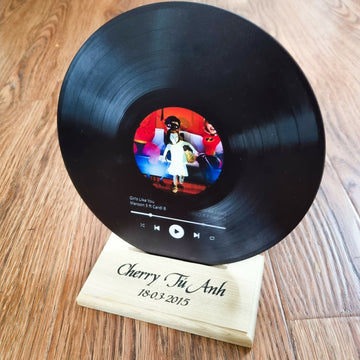 Personalized Vinyl Record with Photo - Acrylic Song Plaque - Anniversary Gift for Friends - Birthday Gift for Her Him- on Lucasgift