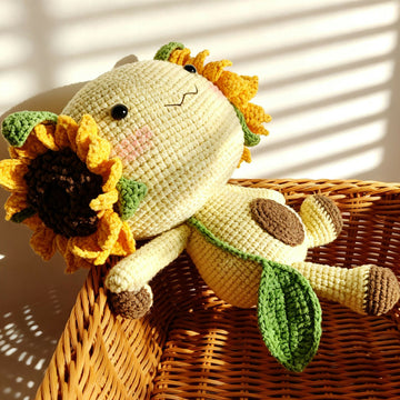 Sunflower Ear Axolotl Crochet Plush | Handmade Knitted Stuffed Animal | Kawaii Decor Gift- on Lucasgift