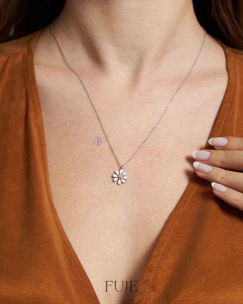 Daisy Necklaces for Women, Christmas Gift for Her, Personalized Handmade Summer Jewelry Minimalist 925 Sterling Silver Pendant, Gift for Mom- on Lucasgift