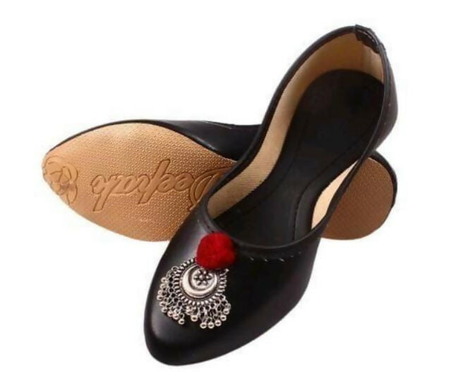 Black Buckle Jutti: Handmade Punjabi Khussa Shoes- on Lucasgift