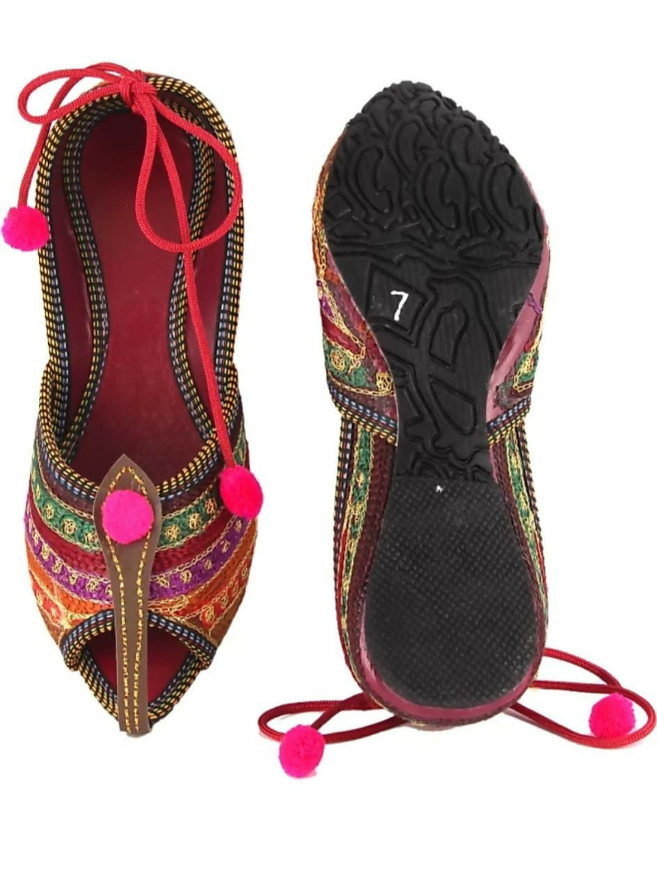 Punjabi Jutti: Handmade Indian Slip-On Shoes- on Lucasgift