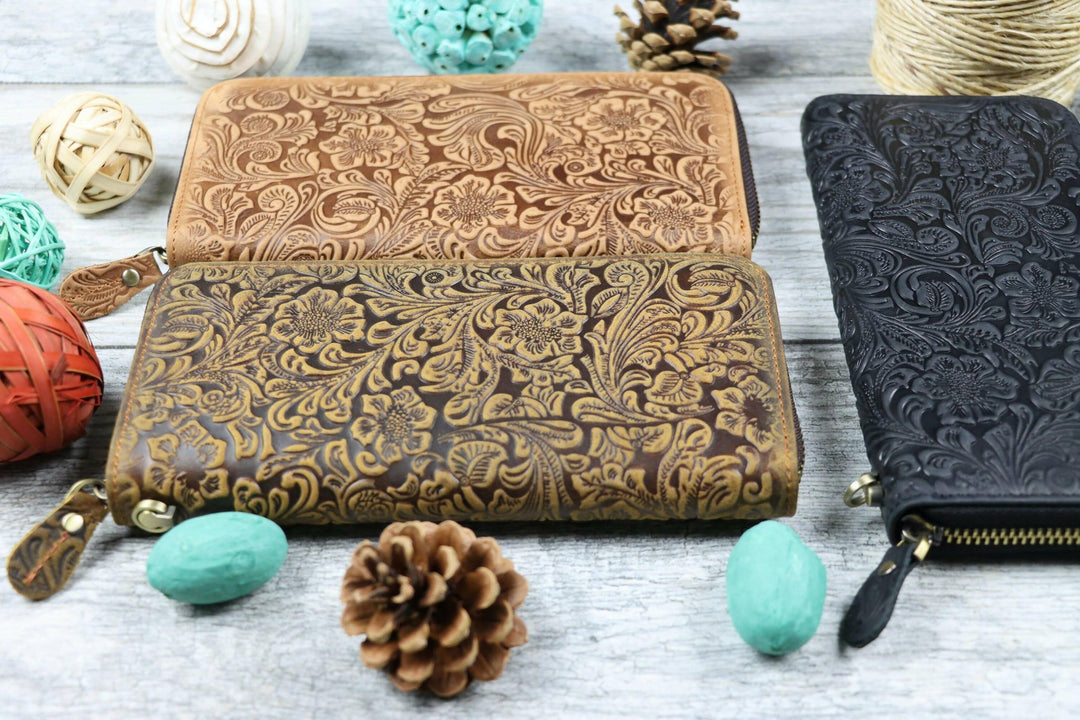 15 pcs+ Bulk Leather Women Wallet , Real Leather, Same Day Shipping, Free Shipping US- on Lucasgift