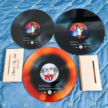 Personalized Vinyl Record with Photo - Acrylic Song Plaque - Anniversary Gift for Friends - Birthday Gift for Her Him- on Lucasgift