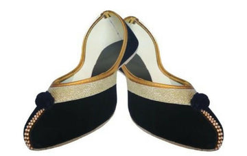 Embroidered Punjabi Jutti: Handmade Indian Slip-On Shoes- on Lucasgift