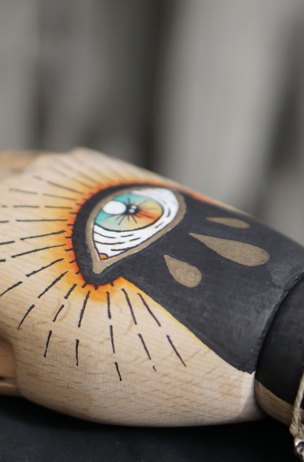 LOST MIND WOODEN HAND- on Lucasgift